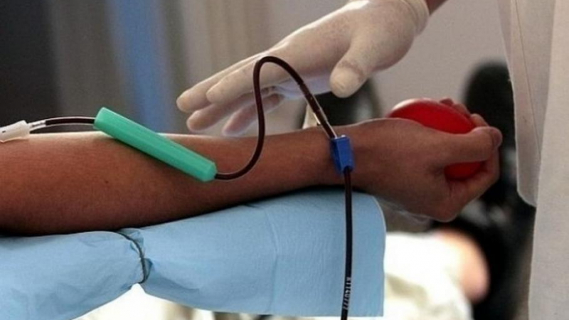 Задължават кръвните центрове да казват на дарителите, ако имат хепатит