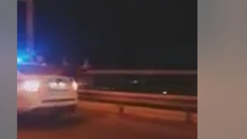 Драма с тийнейджър на Аспарухов мост във Варна, шофьорите изтръпнаха СНИМКИ