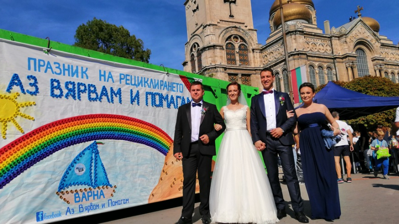 Младоженци от Варна шокираха хиляди като направиха нещо необичайно