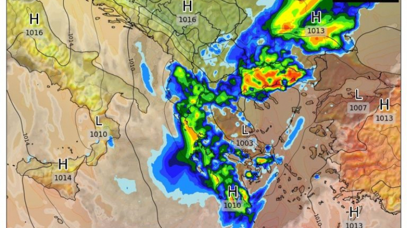 "Метео Балканс" алармира: Мощен средиземноморски циклон носи порои до часове