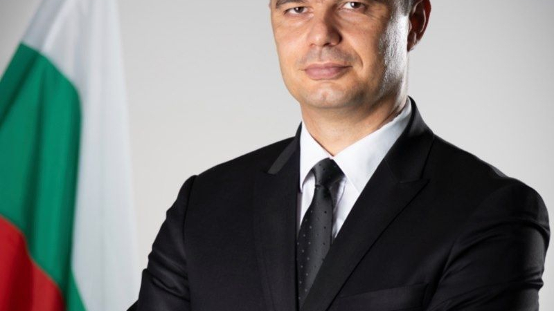 Костадин Костадинов, кандидат за кмет на Варна, към Иван Портних: Иване, излез на открит дебат с мен! Защо се криеш? 