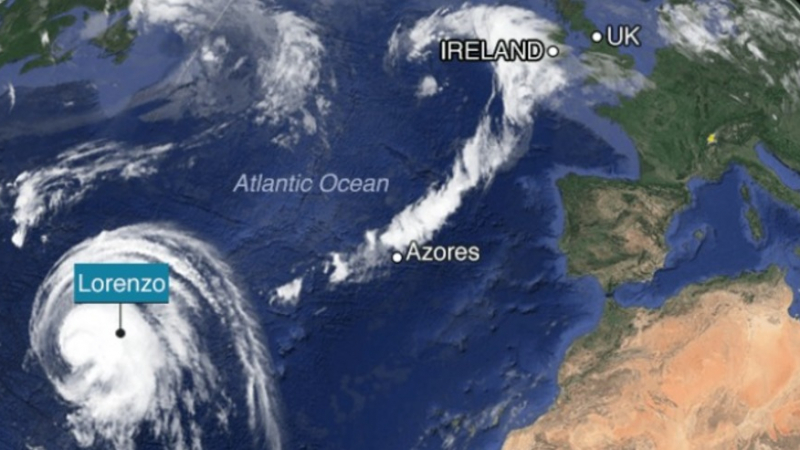 Ураган вдигна 40 м вълни край Азорите, тръгва към Ирландия