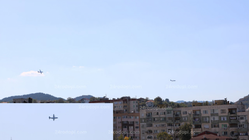 Военни самолети бръснат с полет минаре в Кърджали СНИМКИ