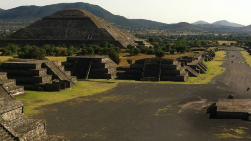 Загадка: Тайнствена фигура на хуманоид над Теотиуаканската пирамида