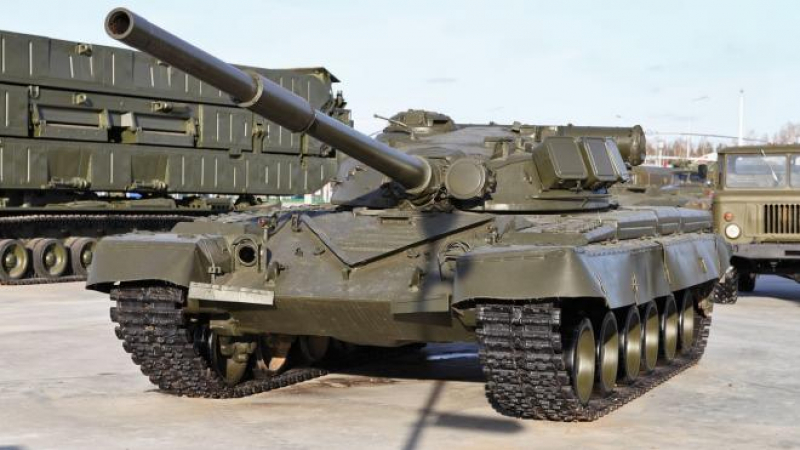 “Реактивният” танк Т-80БВМ е снабден със система за управление на огъня от Т-90
