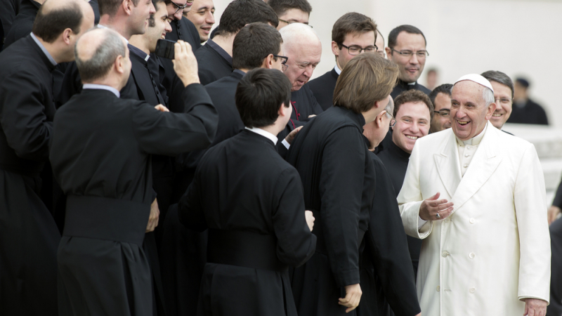 Революция във Ватикана: Жени стават свещеници?