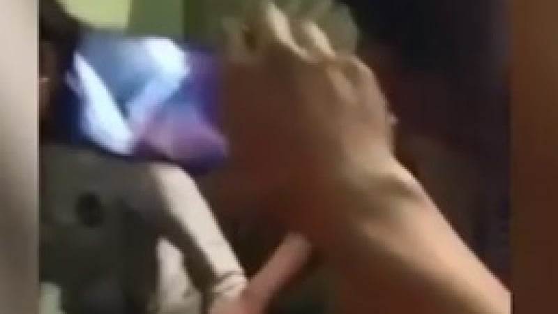 Шокиращо ВИДЕО 18+: Насилват пищяща 16-годишна да се омъжи за 20 г. по-стар