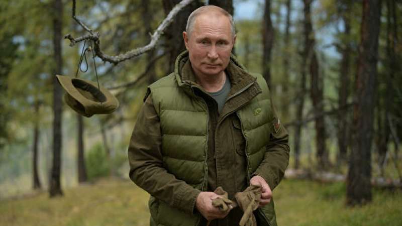 Величаят Путин за ЧРД като комунистическо величие