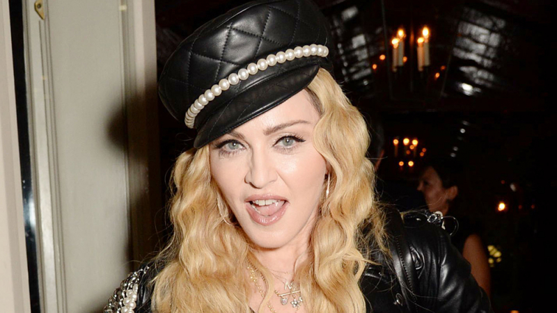 Мадона призна, че и тя е "човек като всички останали" и трябва да.... СНИМКА