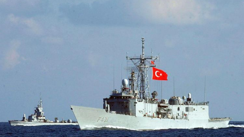 Турският военен флот обкръжи Кипър с 20 кораба и подводници