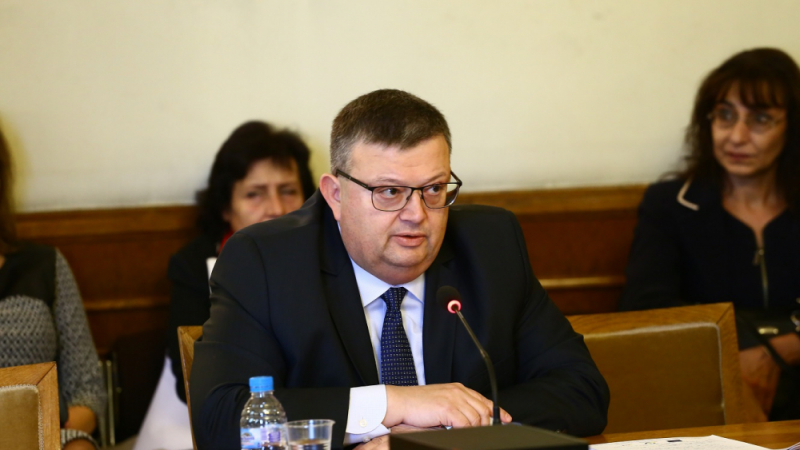 Сотир Цацаров: Подкрепям Гешев, защото не се огъна в най-тежкото време