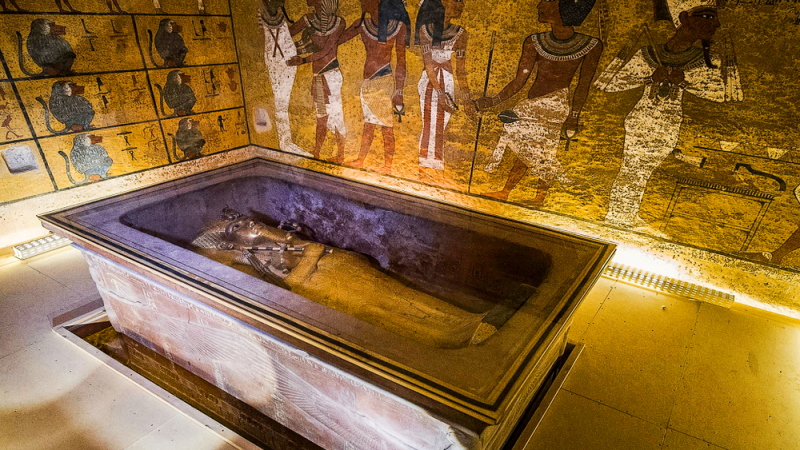 Уникално! 20 саркофага, непокътнатни от времето, изплуваха в Луксор