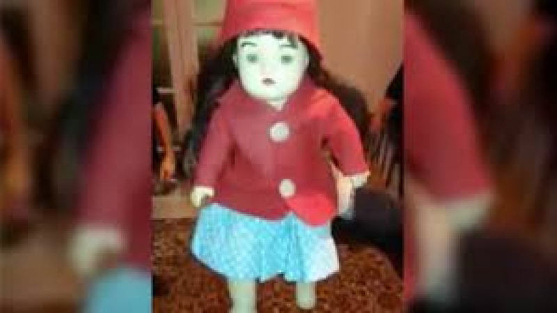 Ловци на привидения записаха заплахи на "проклета" 100-годишна кукла ВИДЕО