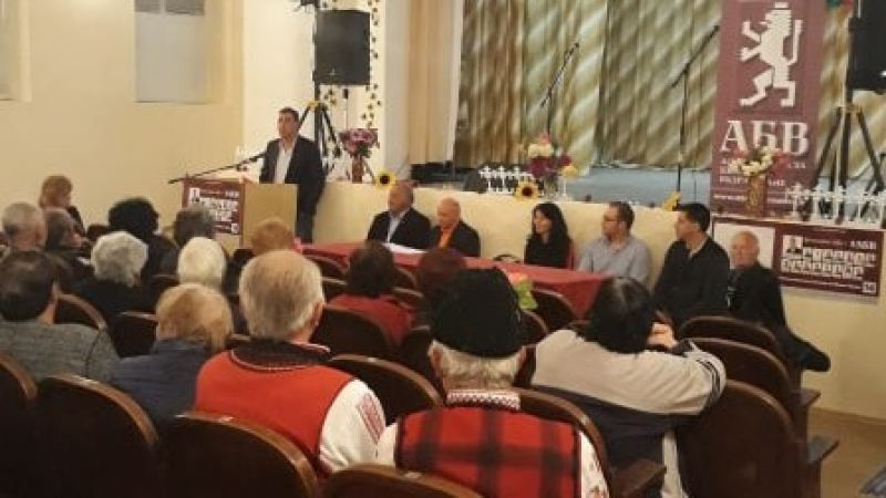 Кандидатите за кметове и общински съветници от АБВ в община „Тунджа“ запознаха жителите на село Овчи кладенец със своите приоритети за развитието на региона