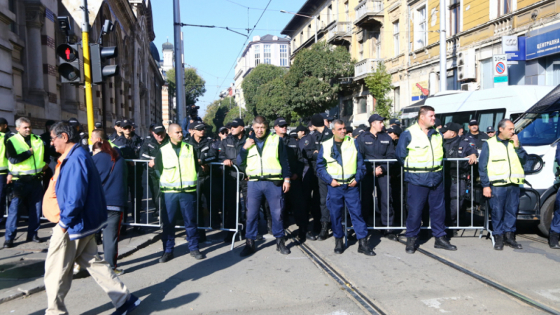 Извънредно! Заплаха за бомба в сградата на ВСС при изслушването на Гешев