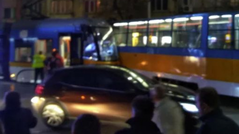 От МВР с горещи новини за кошмара с два трамвая на пъпа на София 