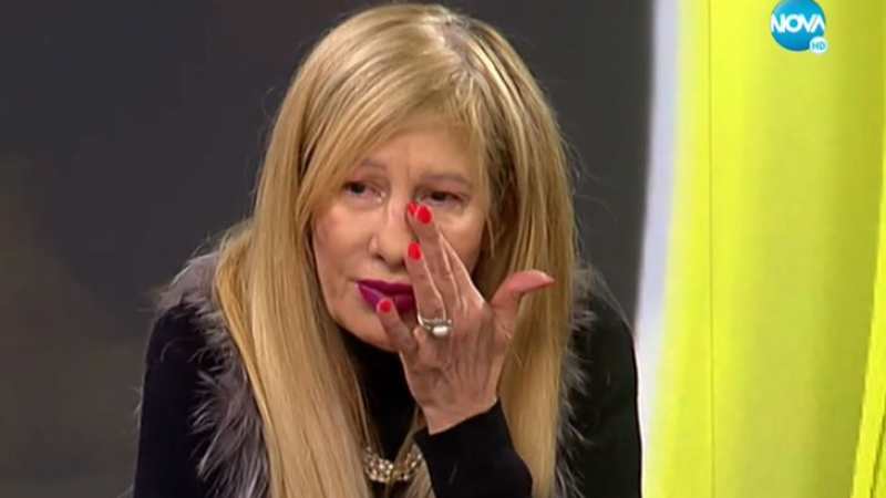 Дъщерята на Стоянка Мутафова се разплака в ефир, разкри как е актрисата