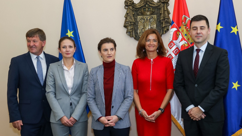 Членът на парламентарния комитет по стабилизиране и асоцииране на ЕС - Сърбия Цветелина Пенкова беше на посещение в Белград
