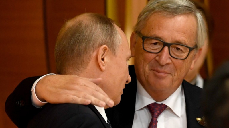 Юнкер призна за целувка с Путин