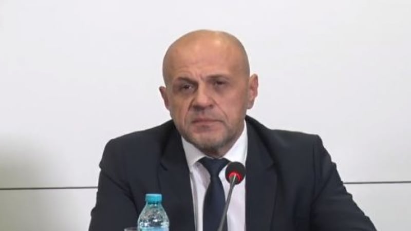 Напрежението расте: Томислав Дончев отвърна на обвиненията на БСП и Манолова