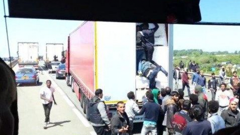 БГ следа изплува покрай новия кошмар с камион с мигранти в Гърция 