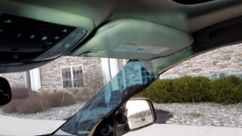Тийнейджърка с голямо откритие: Край на "слепите зони" в автомобила ВИДЕО