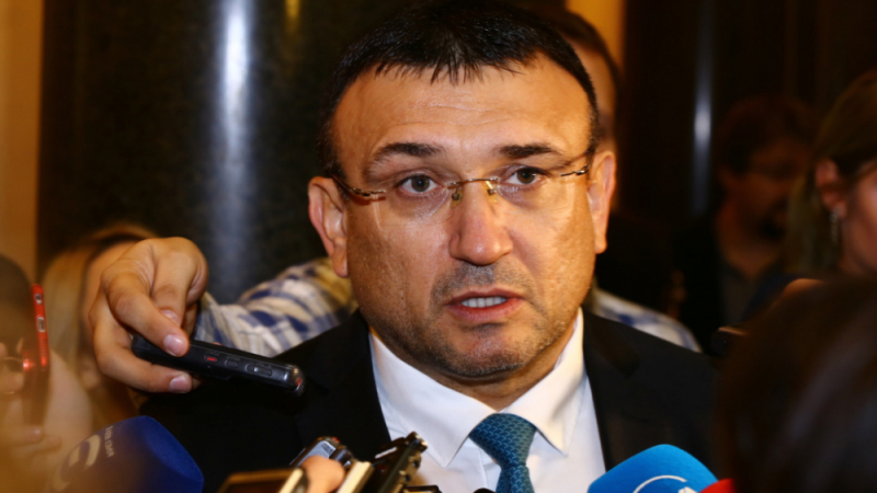 Министър Маринов с първи коментар след въоръжения обир в София