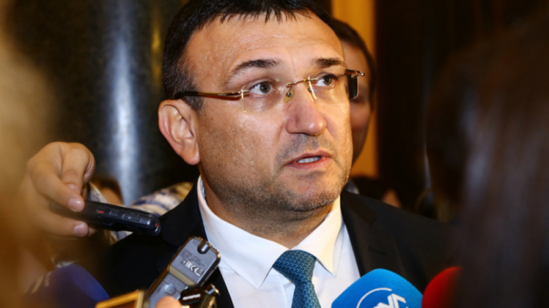 Младен Маринов: България е готова да помогне на Албания