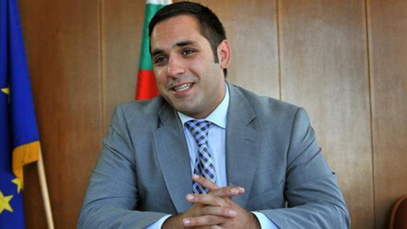 Икономическият министър обяви страхотна новина за доходите на българина 