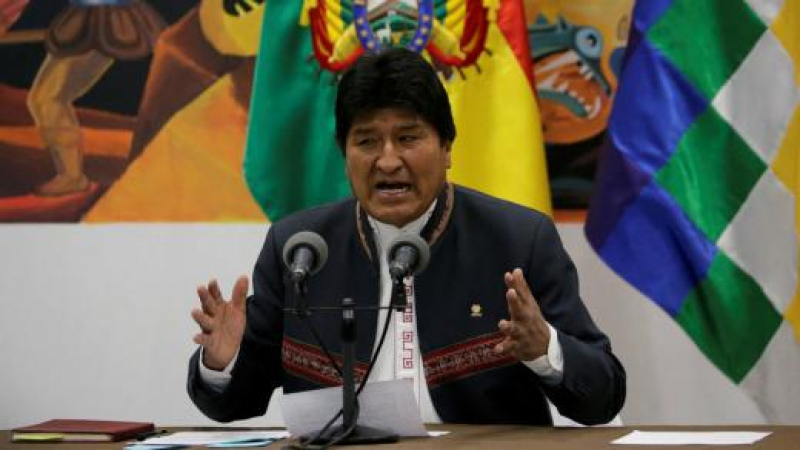Президентът на Боливия бяга със самолет, ето какво се случва ВИДЕО