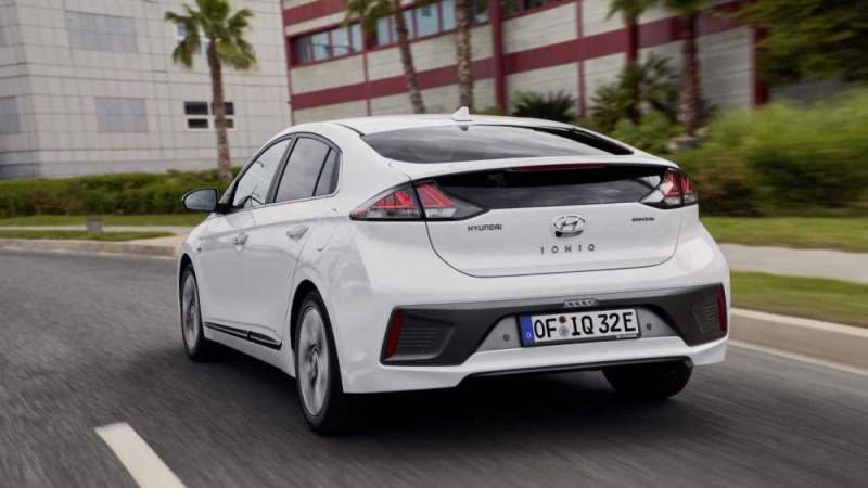 Новият електромобил Hyundai Ioniq увеличава пробега с едно зареждане СНИМКИ