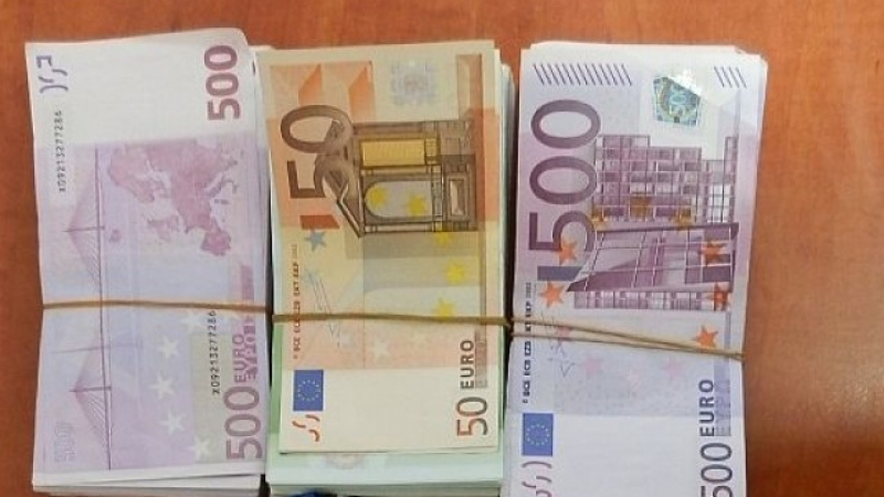 Такава огромна сума валута влиза в България за първи път в историята