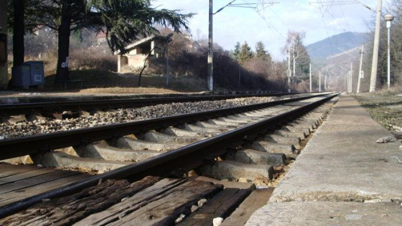 Смъртоносен инцидент окървави жп спирка край Своге