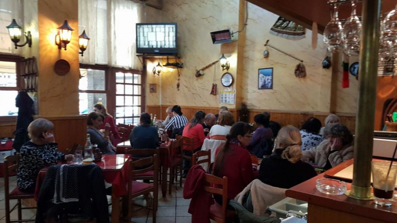 Над 100 родни кръчми хранят българите в чужбина