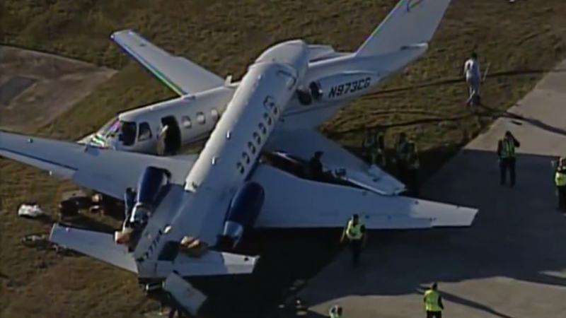 Ужас: Два самолета се удариха на летище в Тексас ВИДЕО