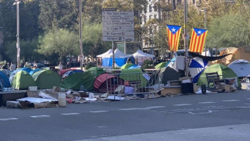 В Каталуния става страшно! Готвят "тотална блокада" СНИМКИ