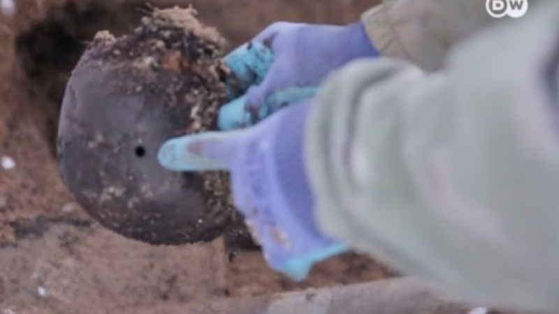 Ужасяваща находка: Руснак откри масов гроб в изкоп за къща