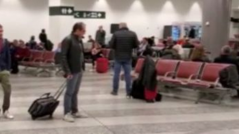 Пътници на "България Ер" блокирани на летище в Милано, екипажът изчезнал мистериозно