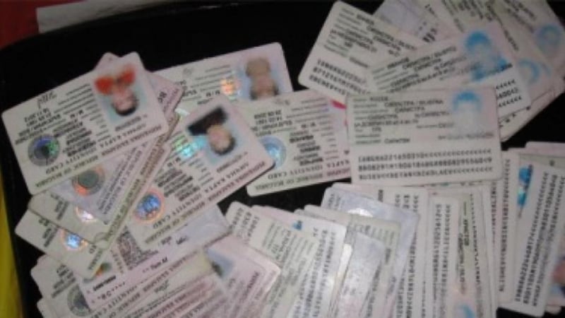 Важна информация за новите лични карти и паспорти, които трябва да получат 3 млн.души  
