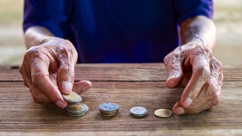 Чудесна финансова новина за най-бедните пенсионери в България