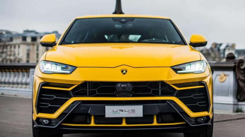 Полицаи конфискуваха Lamborghini Urus след улична гонка СНИМКА