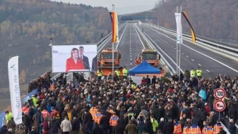 Мост за половин милиард евро беше открит в Германия ВИДЕО