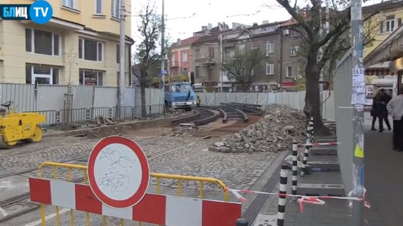 БЛИЦ TV: Голям ремонт блокира движението в центъра на София 