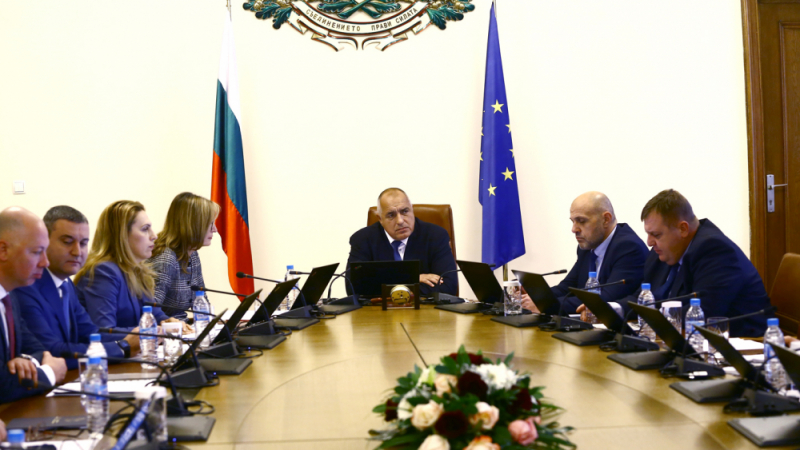 Борисов и министрите се местят в мрежата заради COVID-19
