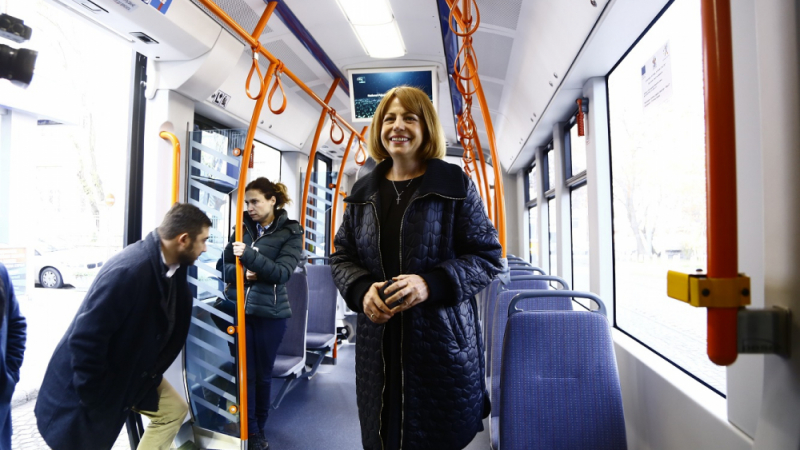 Фандъкова: Kупуваме 30 тролея, пускаме и нови трамваи
