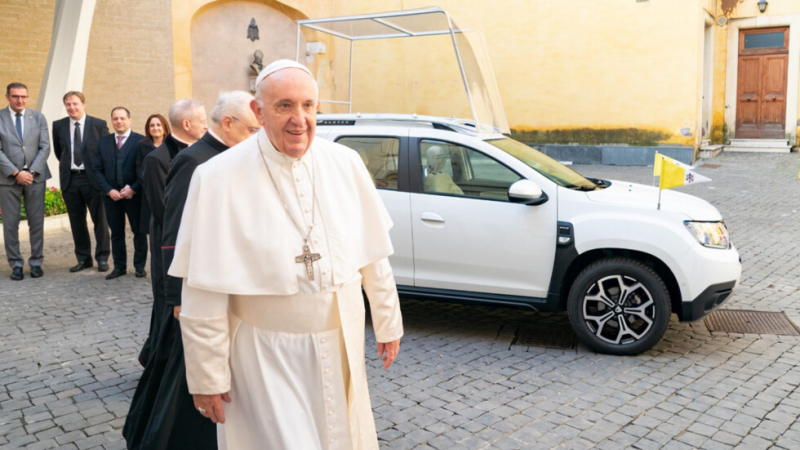 Нов папамобил за главата на Римокатолическата църква 