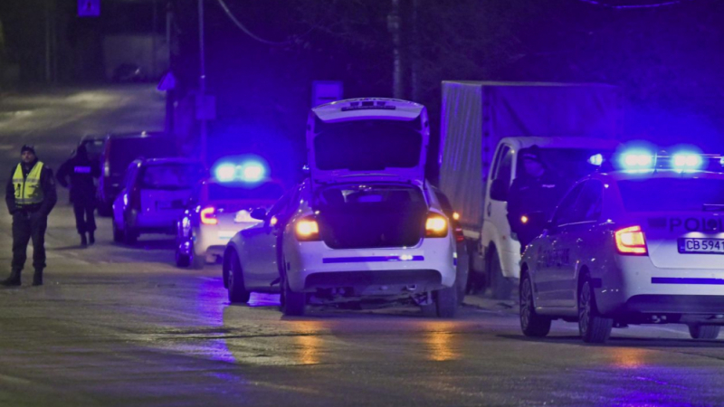 В "Бояна" почерня от полиция заради катастрофа с патрулка СНИМКИ 