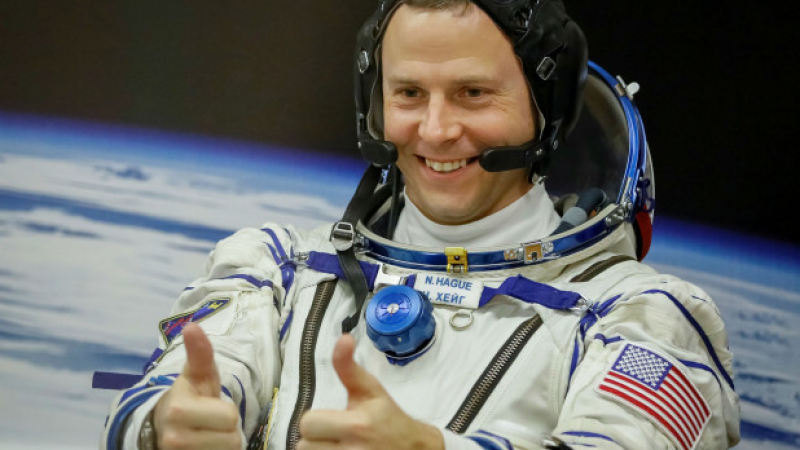 Американски астронавт бе награден с руски орден за храброст