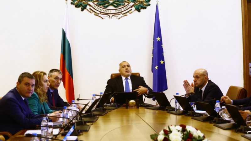 Борисов събира министрите на извънредно заседание