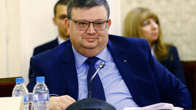 ВСС единодушно гласува оставката на Цацаров 